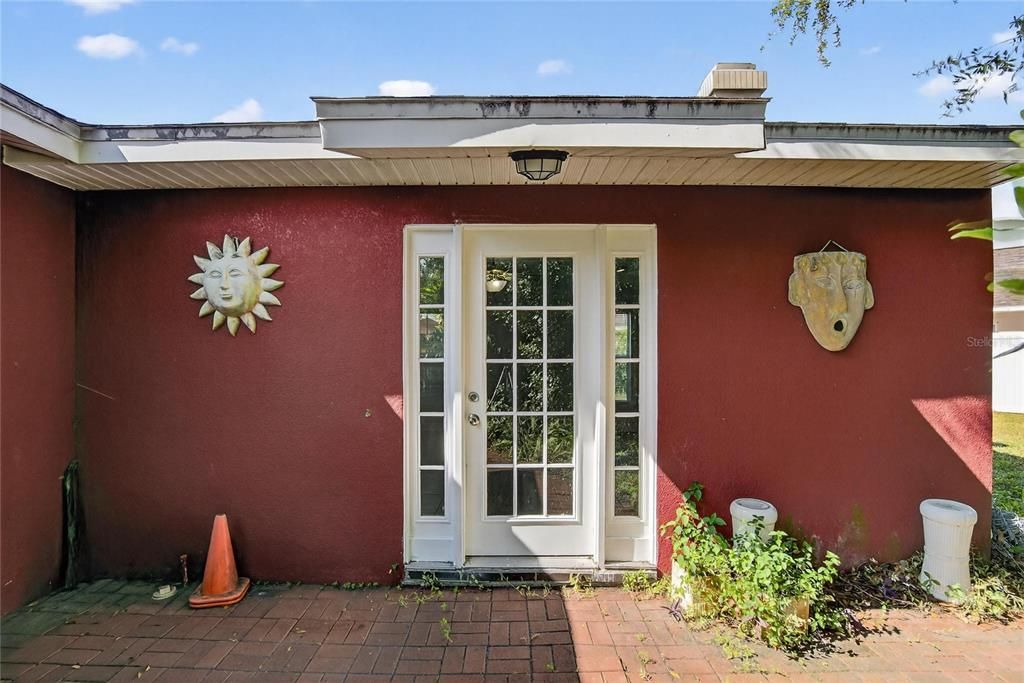 For Sale: $525,000 (3 beds, 2 baths, 1723 Square Feet)