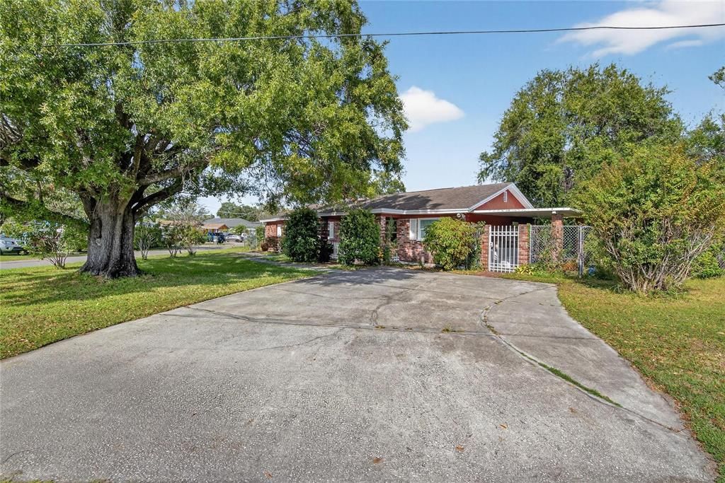 For Sale: $525,000 (3 beds, 2 baths, 1723 Square Feet)