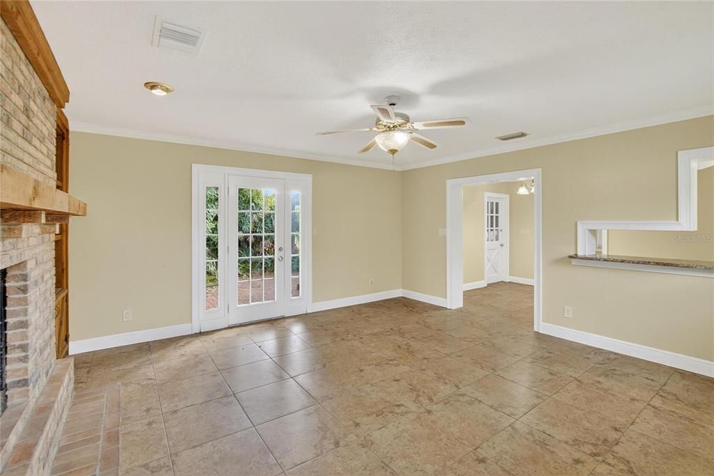 For Sale: $525,000 (3 beds, 2 baths, 1723 Square Feet)