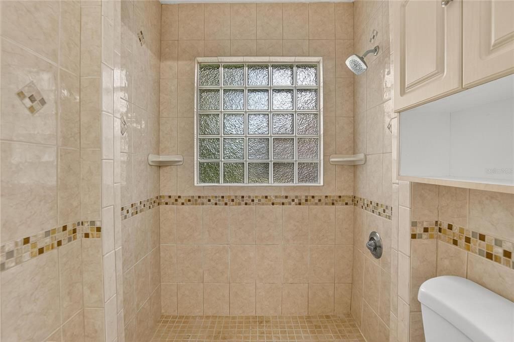 For Sale: $525,000 (3 beds, 2 baths, 1723 Square Feet)