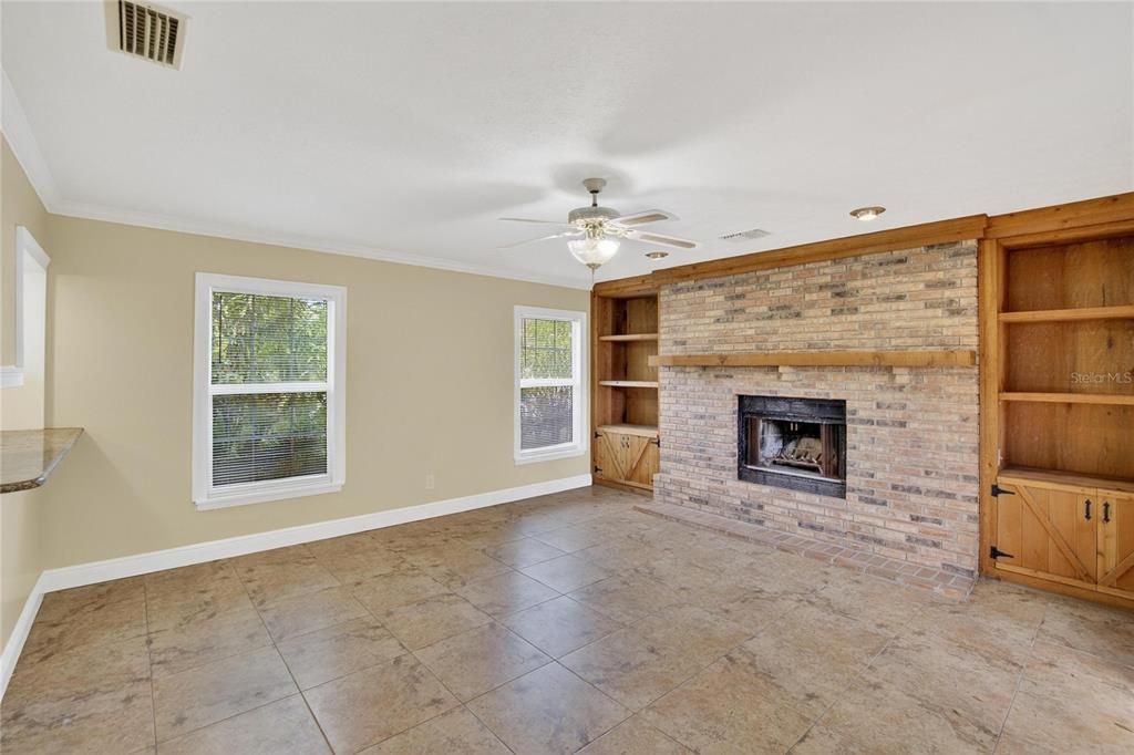 For Sale: $525,000 (3 beds, 2 baths, 1723 Square Feet)