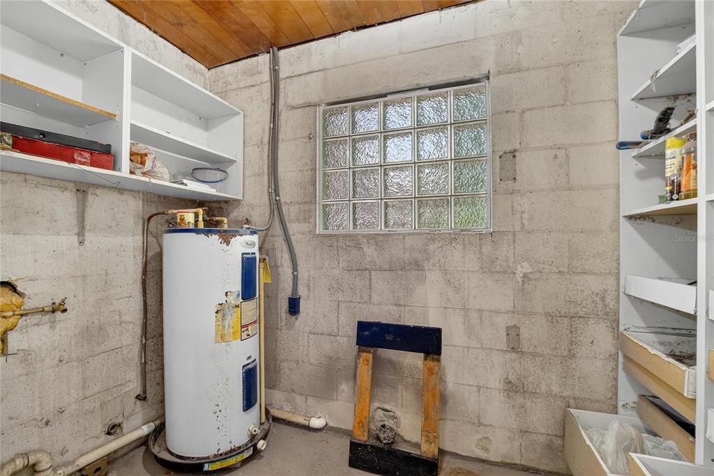 For Sale: $525,000 (3 beds, 2 baths, 1723 Square Feet)