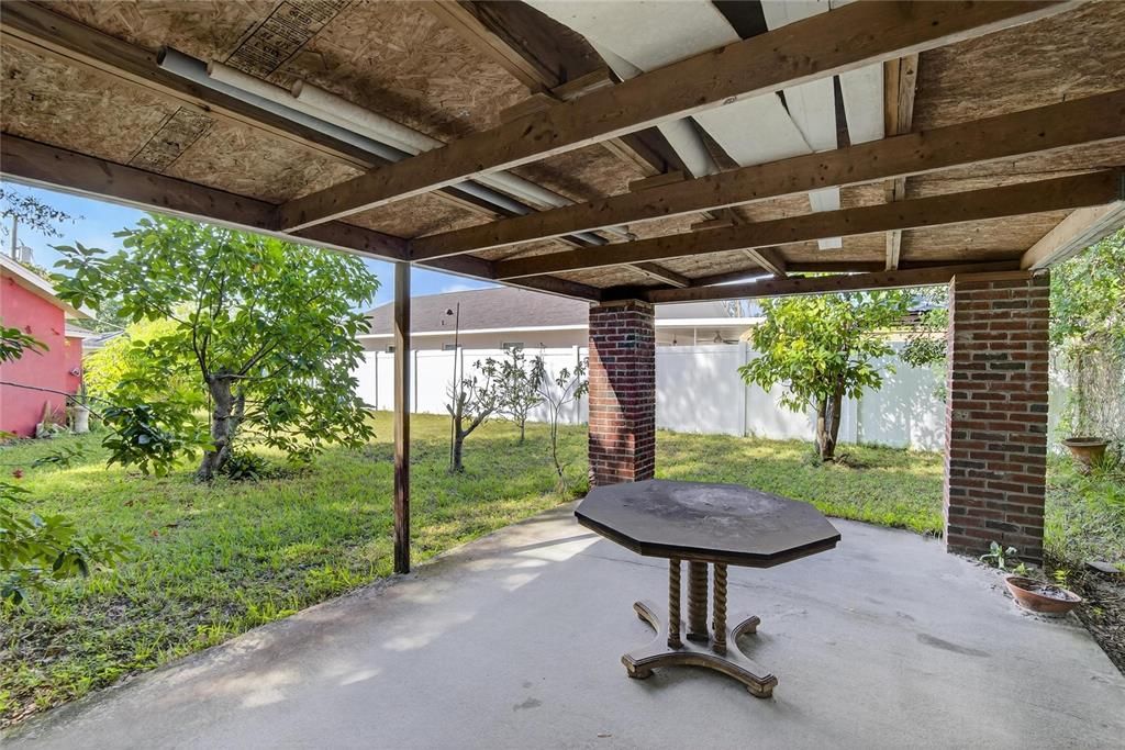 For Sale: $525,000 (3 beds, 2 baths, 1723 Square Feet)