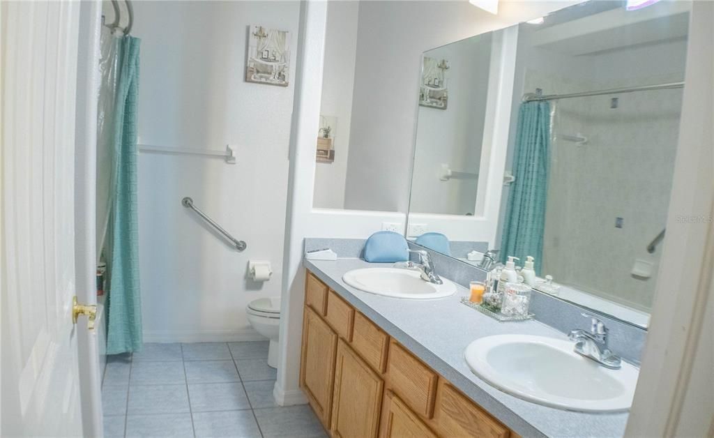 待售: $695,000 (5 贝兹, 3 浴室, 2915 平方英尺)