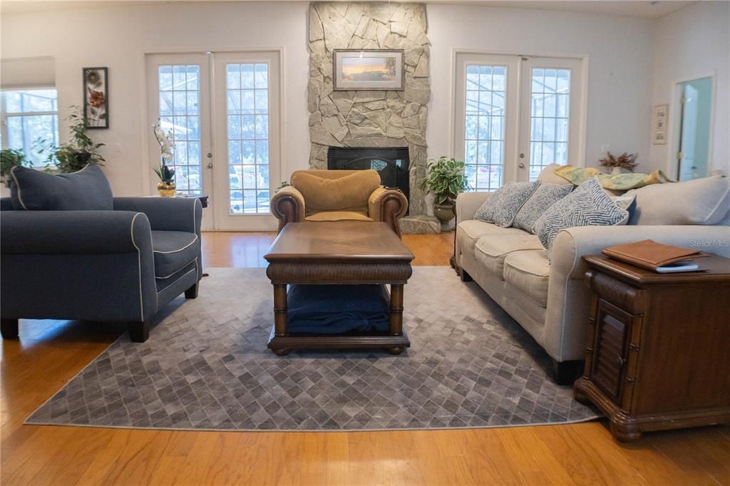 待售: $695,000 (5 贝兹, 3 浴室, 2915 平方英尺)