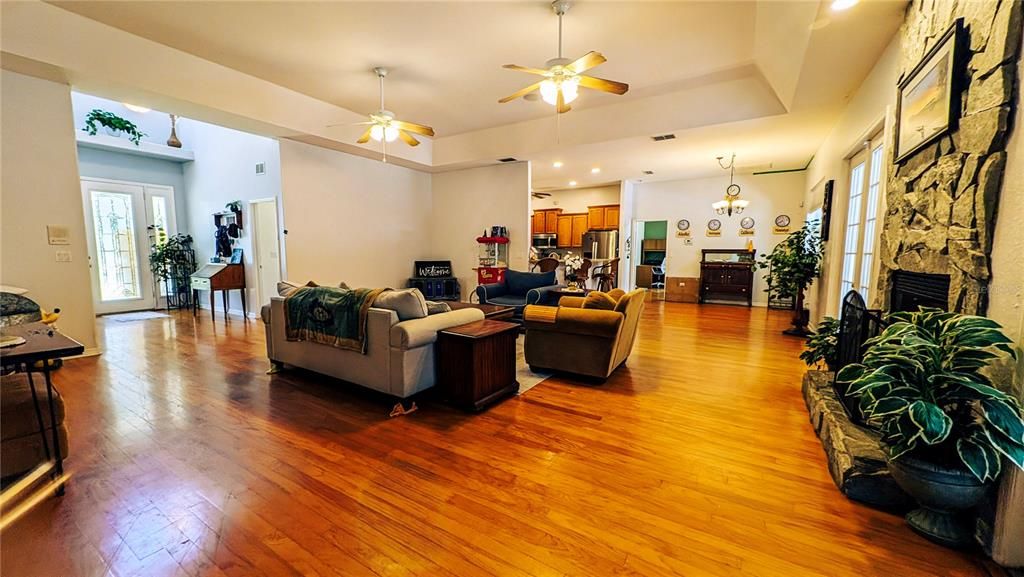 待售: $695,000 (5 贝兹, 3 浴室, 2915 平方英尺)