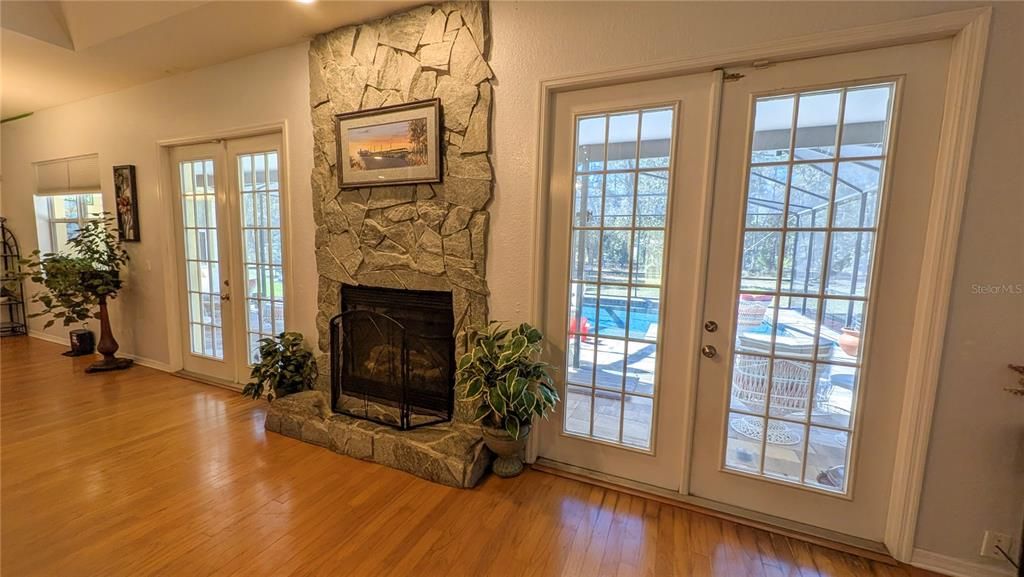 待售: $695,000 (5 贝兹, 3 浴室, 2915 平方英尺)