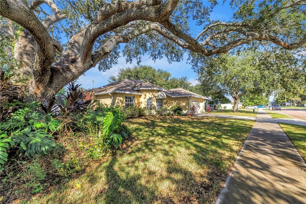 For Sale: $574,000 (3 beds, 2 baths, 1725 Square Feet)
