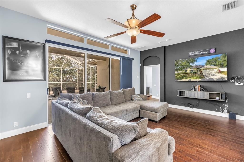 For Sale: $574,000 (3 beds, 2 baths, 1725 Square Feet)