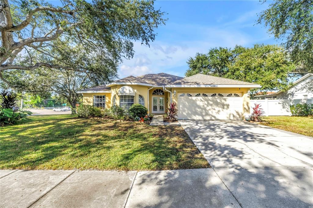 For Sale: $574,000 (3 beds, 2 baths, 1725 Square Feet)