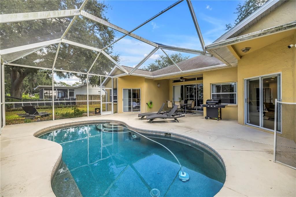 For Sale: $574,000 (3 beds, 2 baths, 1725 Square Feet)