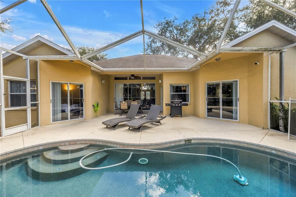 For Sale: $574,000 (3 beds, 2 baths, 1725 Square Feet)