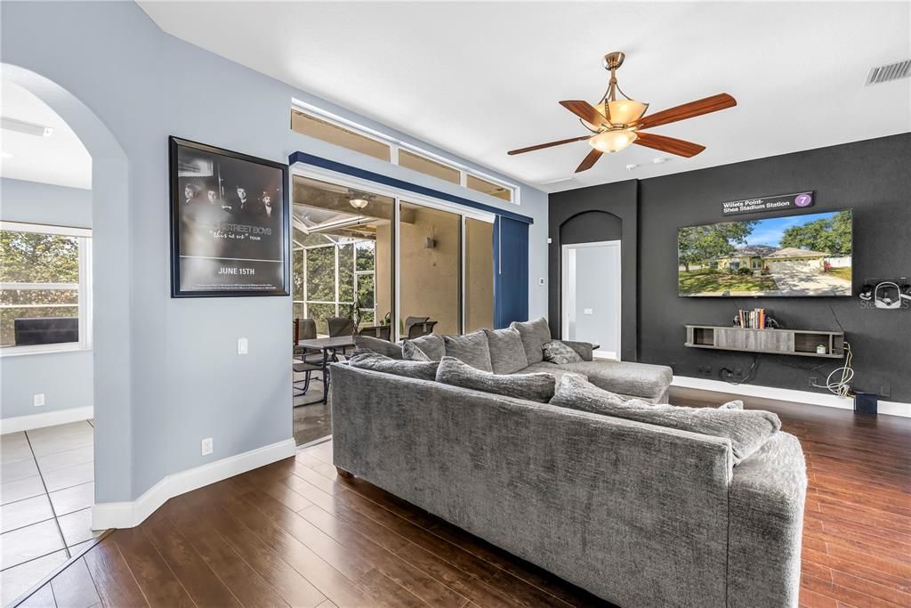 For Sale: $574,000 (3 beds, 2 baths, 1725 Square Feet)