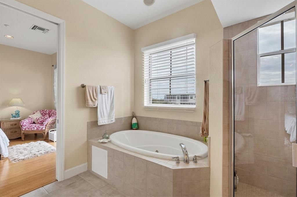 待售: $425,000 (3 贝兹, 2 浴室, 2248 平方英尺)