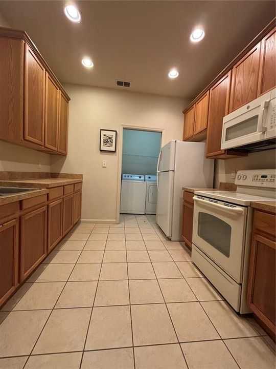 For Rent: $1,800 (3 beds, 2 baths, 1495 Square Feet)