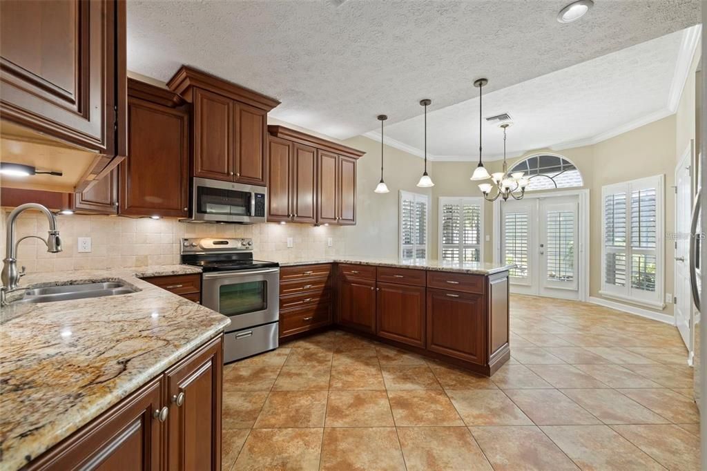 En Venta: $544,900 (3 camas, 2 baños, 2480 Pies cuadrados)