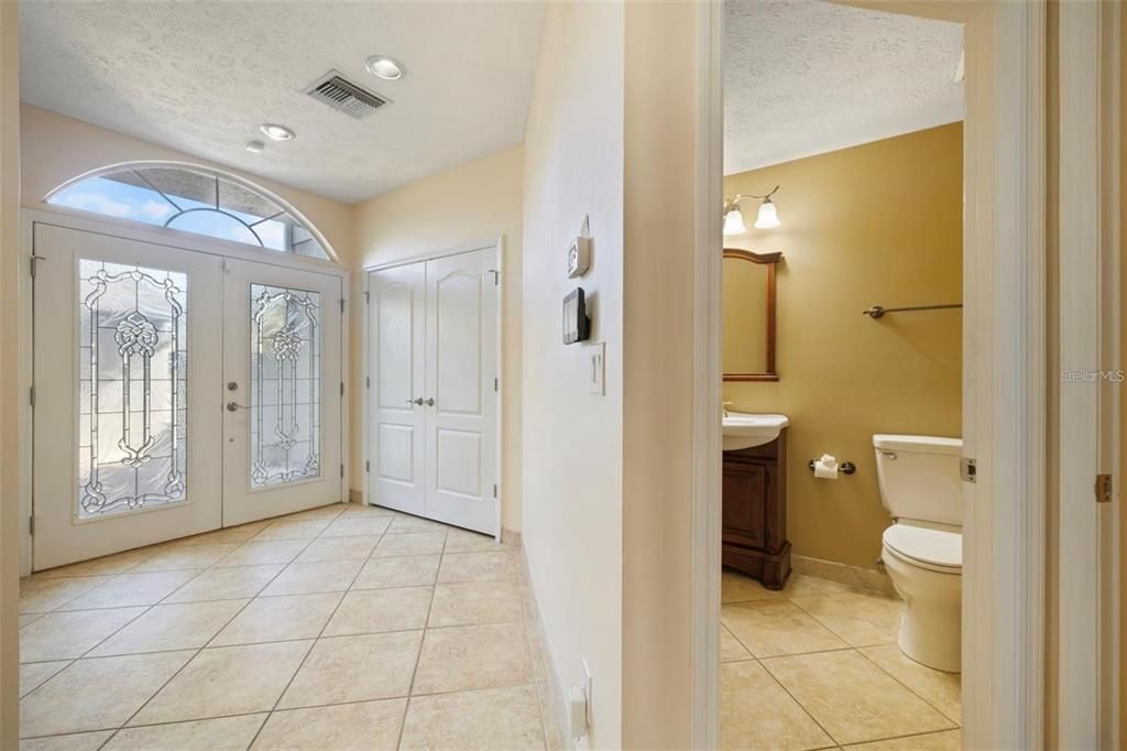 En Venta: $544,900 (3 camas, 2 baños, 2480 Pies cuadrados)