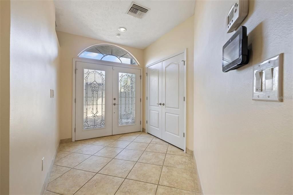 En Venta: $544,900 (3 camas, 2 baños, 2480 Pies cuadrados)