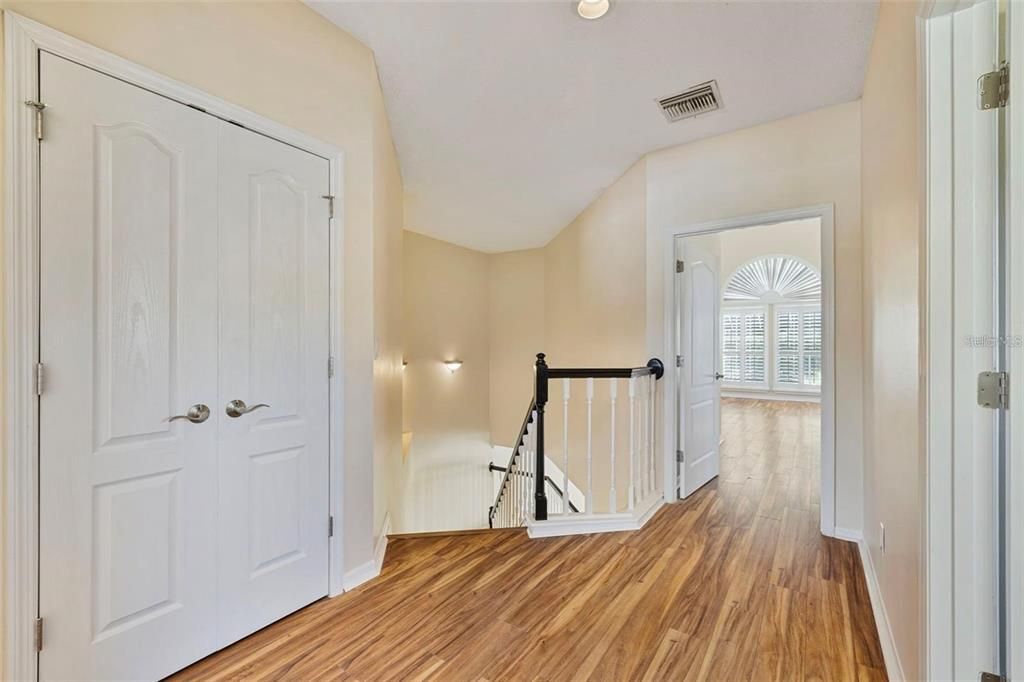 En Venta: $544,900 (3 camas, 2 baños, 2480 Pies cuadrados)