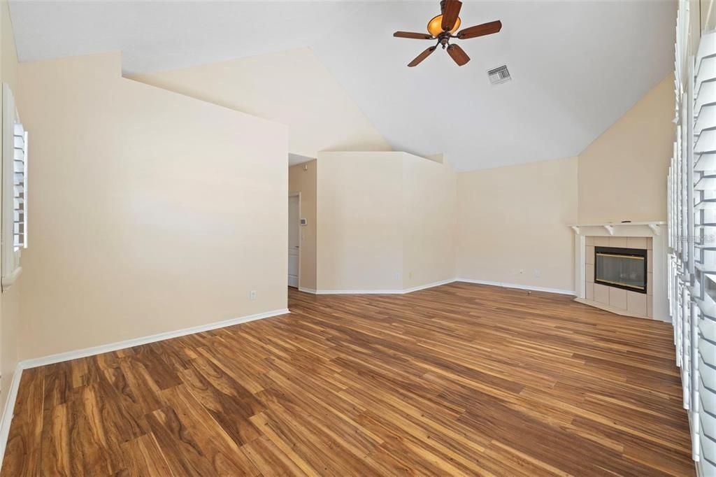 En Venta: $544,900 (3 camas, 2 baños, 2480 Pies cuadrados)