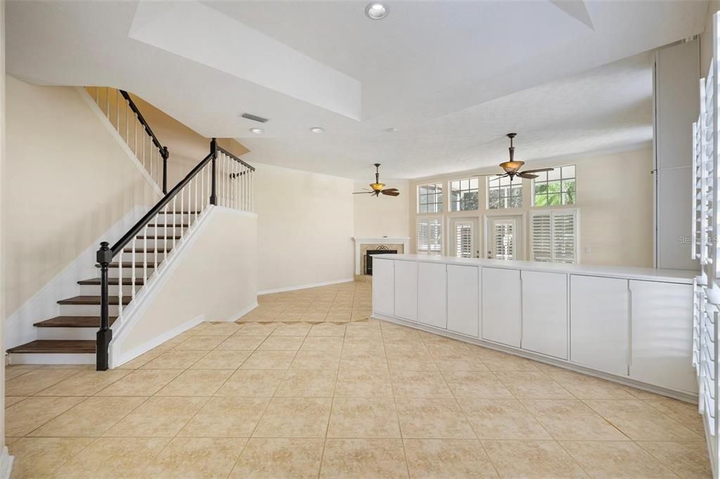 En Venta: $544,900 (3 camas, 2 baños, 2480 Pies cuadrados)