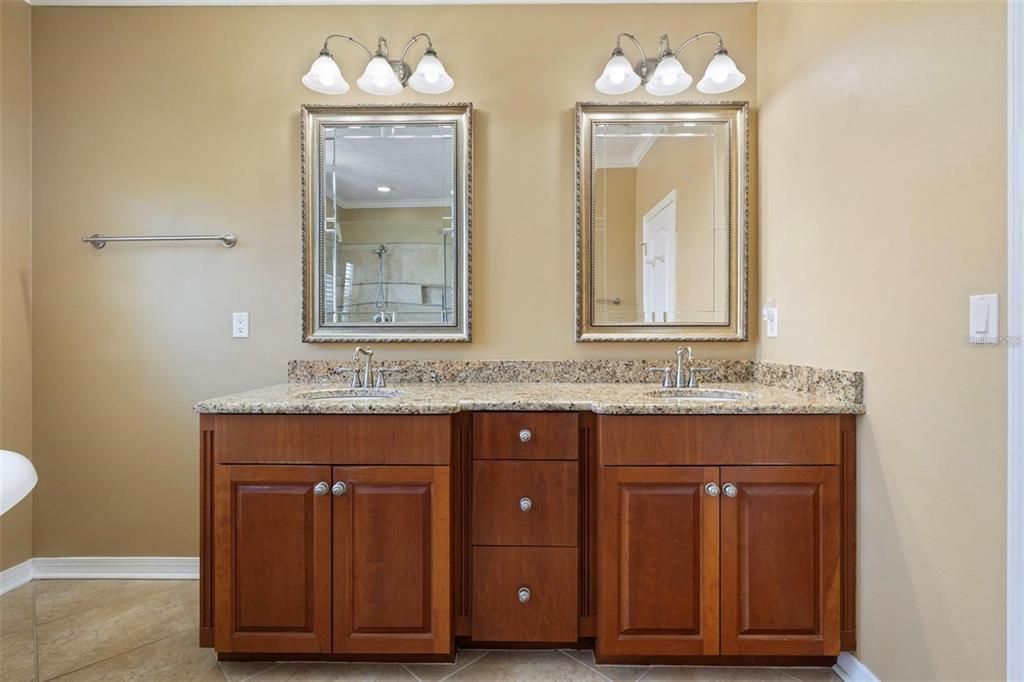 En Venta: $544,900 (3 camas, 2 baños, 2480 Pies cuadrados)