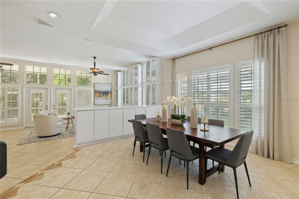 En Venta: $544,900 (3 camas, 2 baños, 2480 Pies cuadrados)