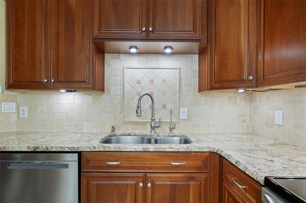 En Venta: $544,900 (3 camas, 2 baños, 2480 Pies cuadrados)