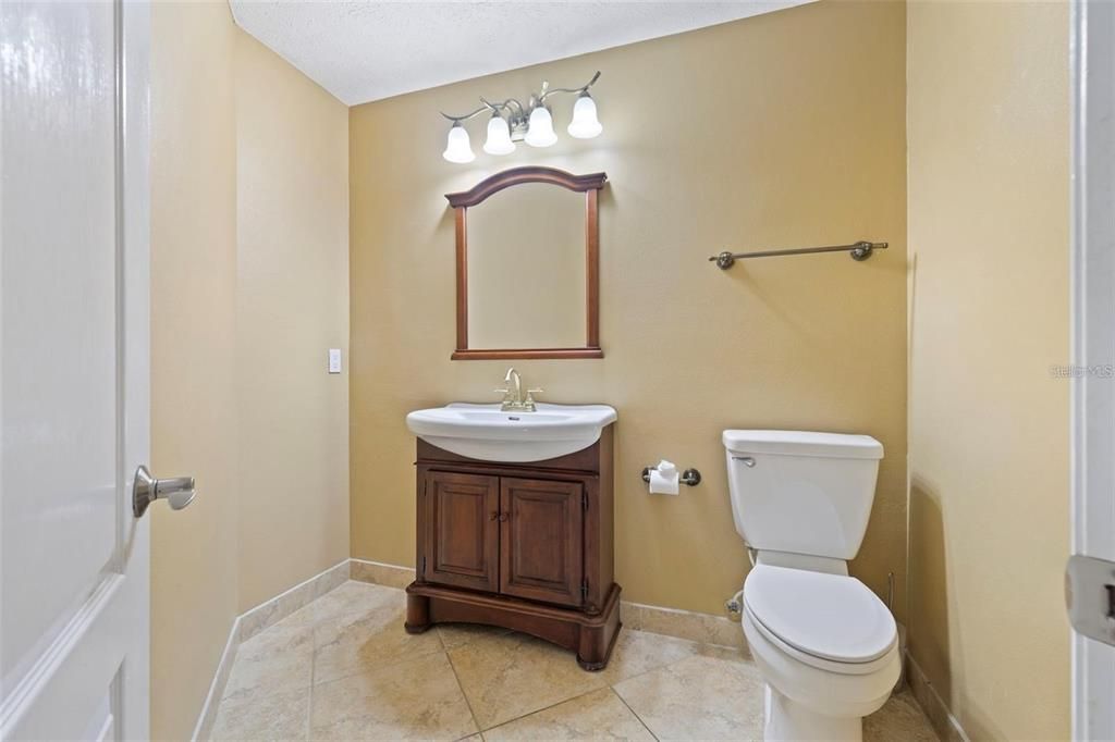 En Venta: $544,900 (3 camas, 2 baños, 2480 Pies cuadrados)