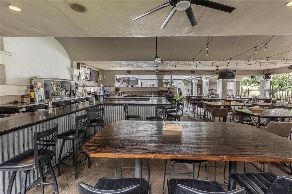 Activo con contrato: $1,650 (2 camas, 2 baños, 1107 Pies cuadrados)