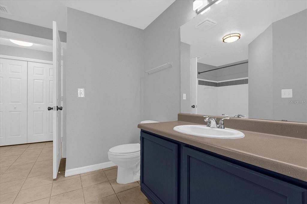 Activo con contrato: $1,650 (2 camas, 2 baños, 1107 Pies cuadrados)