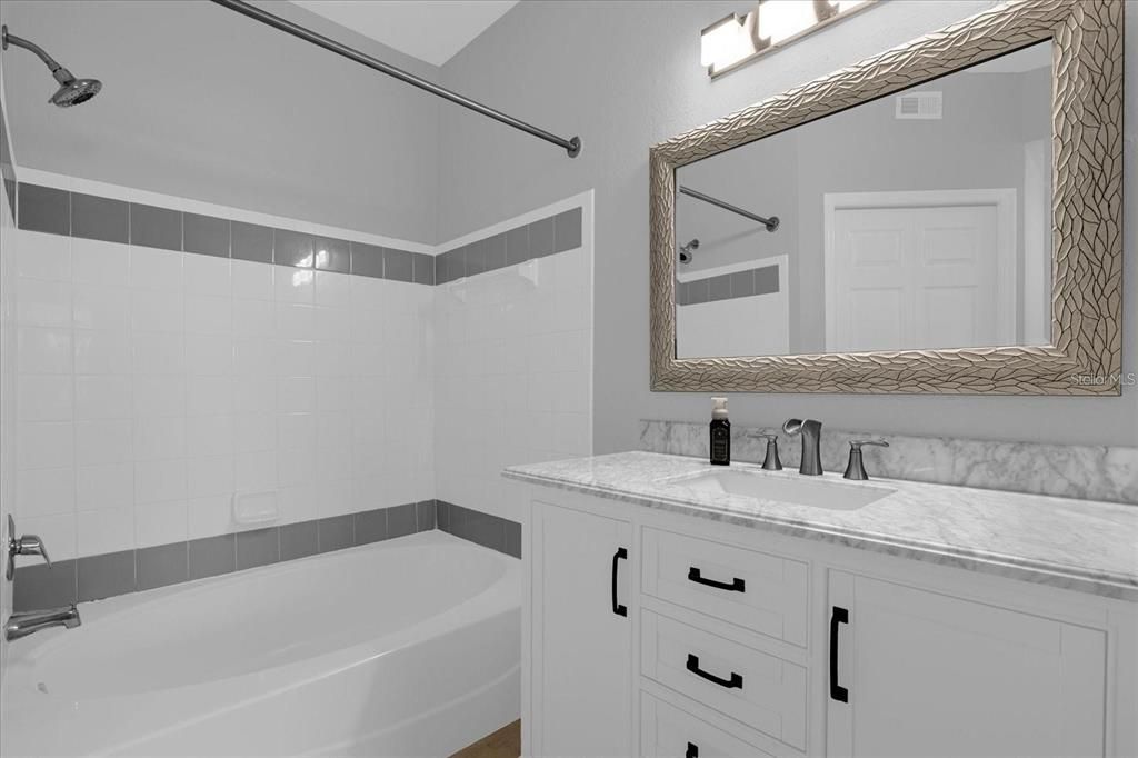 Activo con contrato: $1,650 (2 camas, 2 baños, 1107 Pies cuadrados)