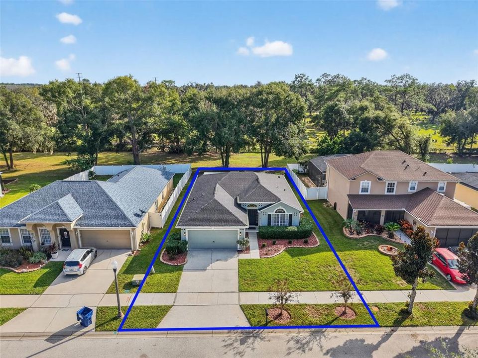 合同活跃: $321,000 (3 贝兹, 2 浴室, 1576 平方英尺)