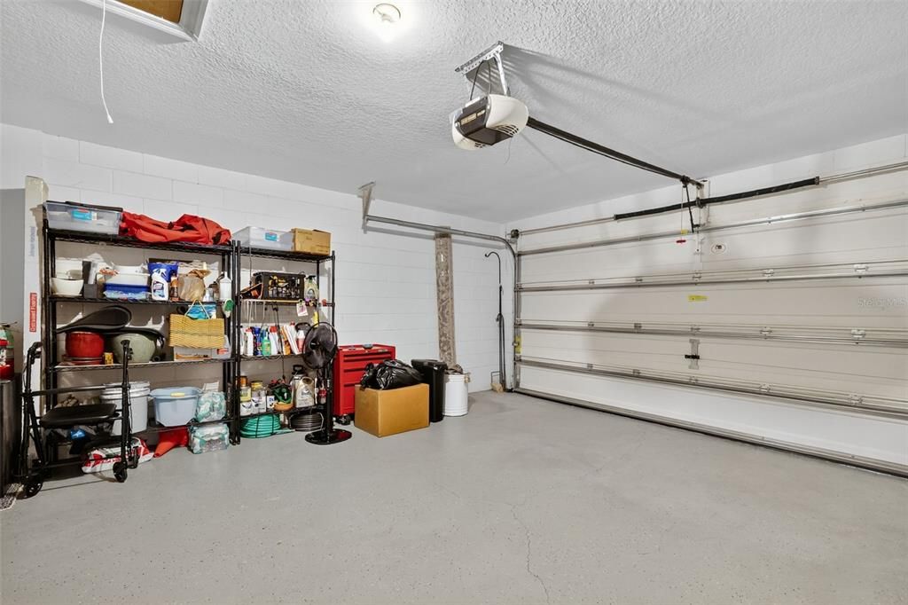 合同活跃: $321,000 (3 贝兹, 2 浴室, 1576 平方英尺)