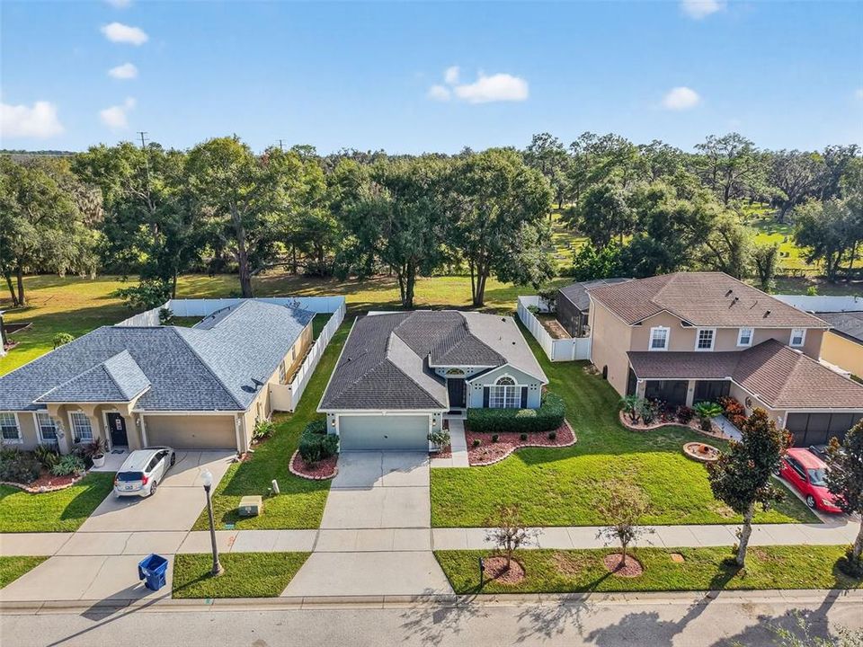 合同活跃: $321,000 (3 贝兹, 2 浴室, 1576 平方英尺)