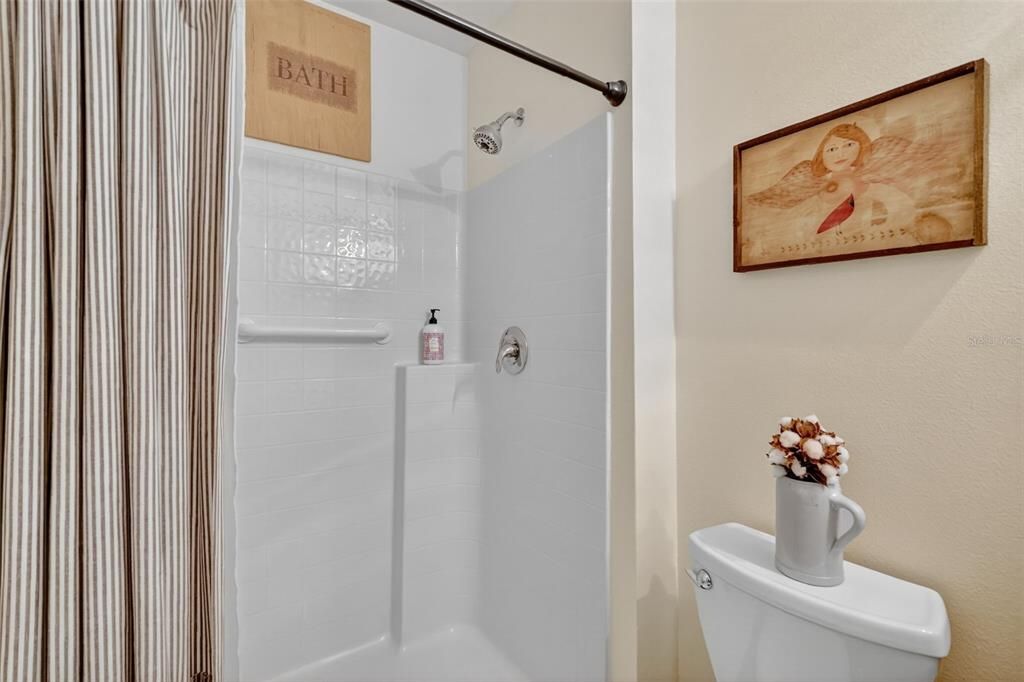 合同活跃: $321,000 (3 贝兹, 2 浴室, 1576 平方英尺)