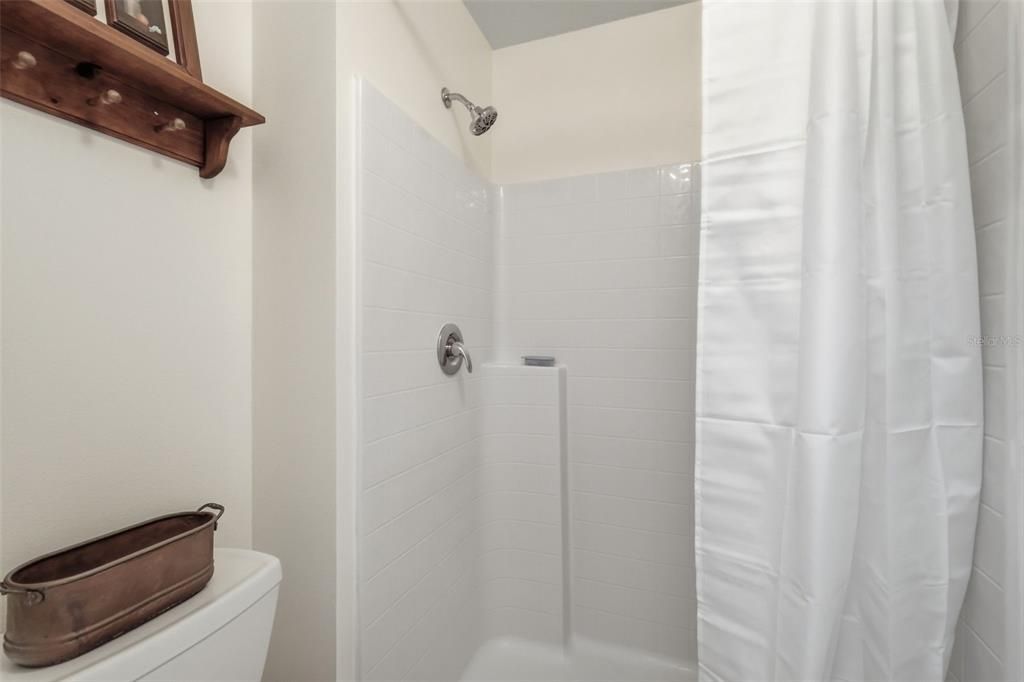 合同活跃: $321,000 (3 贝兹, 2 浴室, 1576 平方英尺)