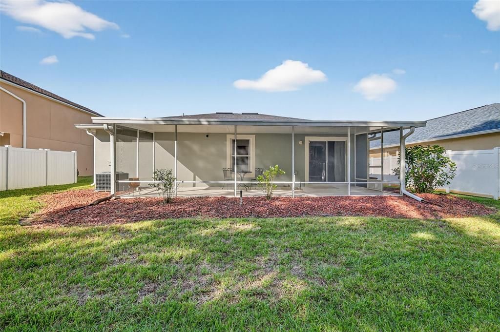 合同活跃: $321,000 (3 贝兹, 2 浴室, 1576 平方英尺)