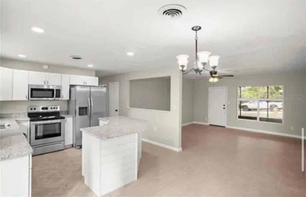 待售: $232,000 (3 贝兹, 3 浴室, 1396 平方英尺)