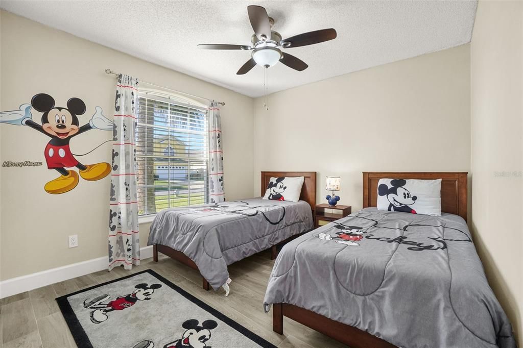 出租: $3,000 (4 贝兹, 2 浴室, 1640 平方英尺)