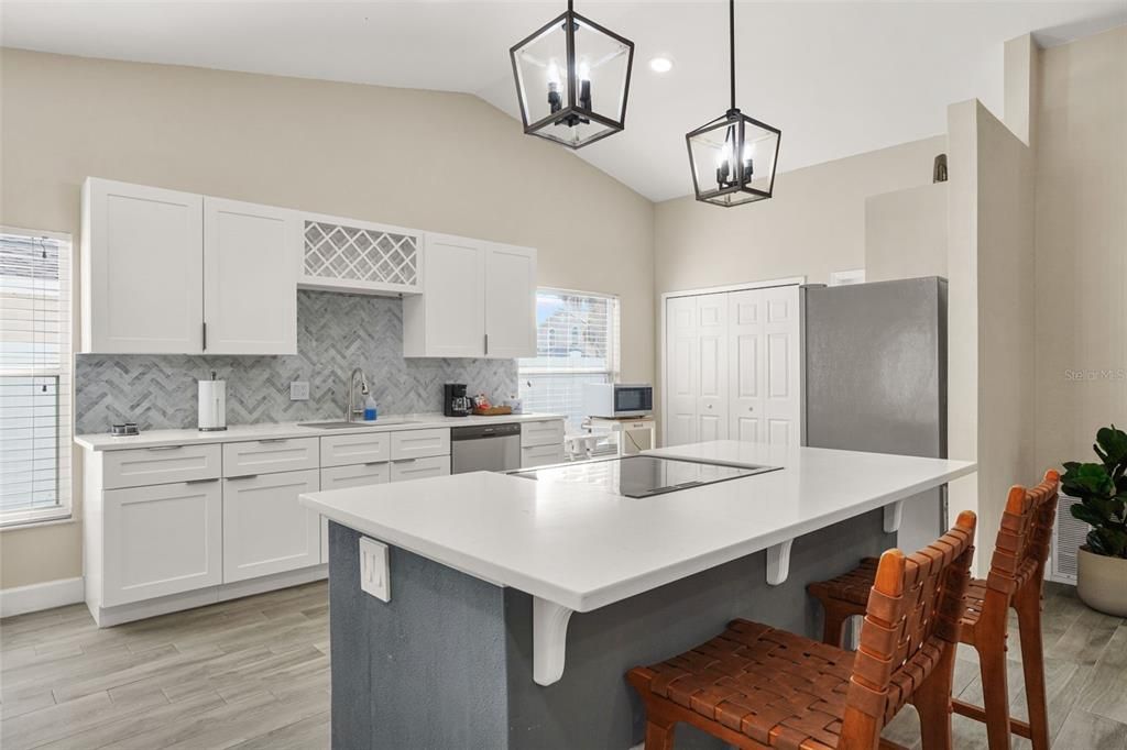 出租: $3,000 (4 贝兹, 2 浴室, 1640 平方英尺)