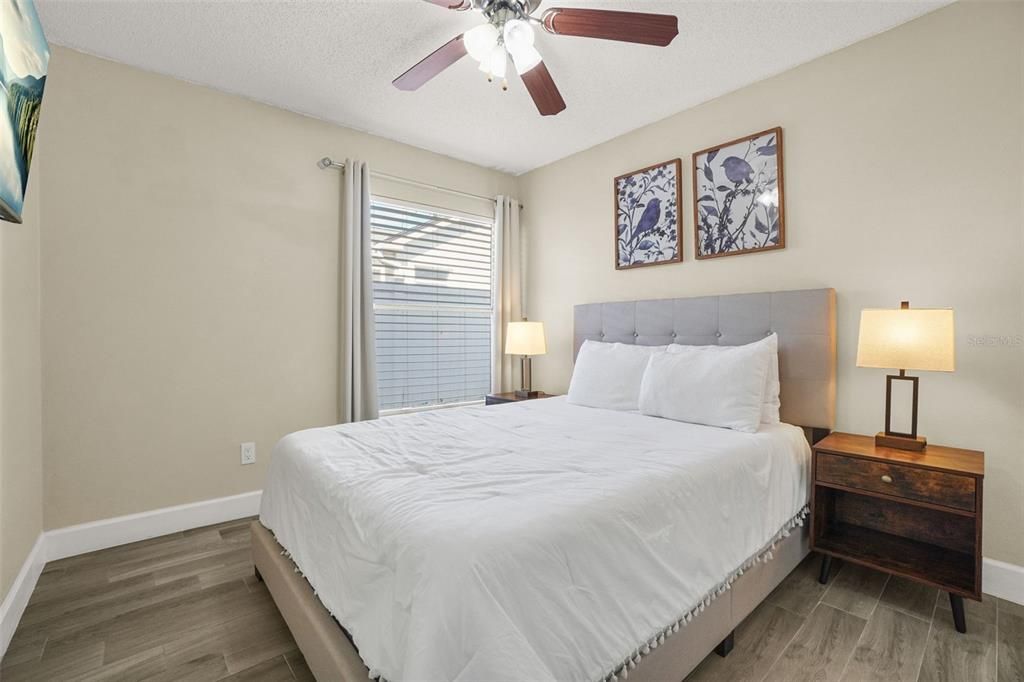 出租: $3,000 (4 贝兹, 2 浴室, 1640 平方英尺)