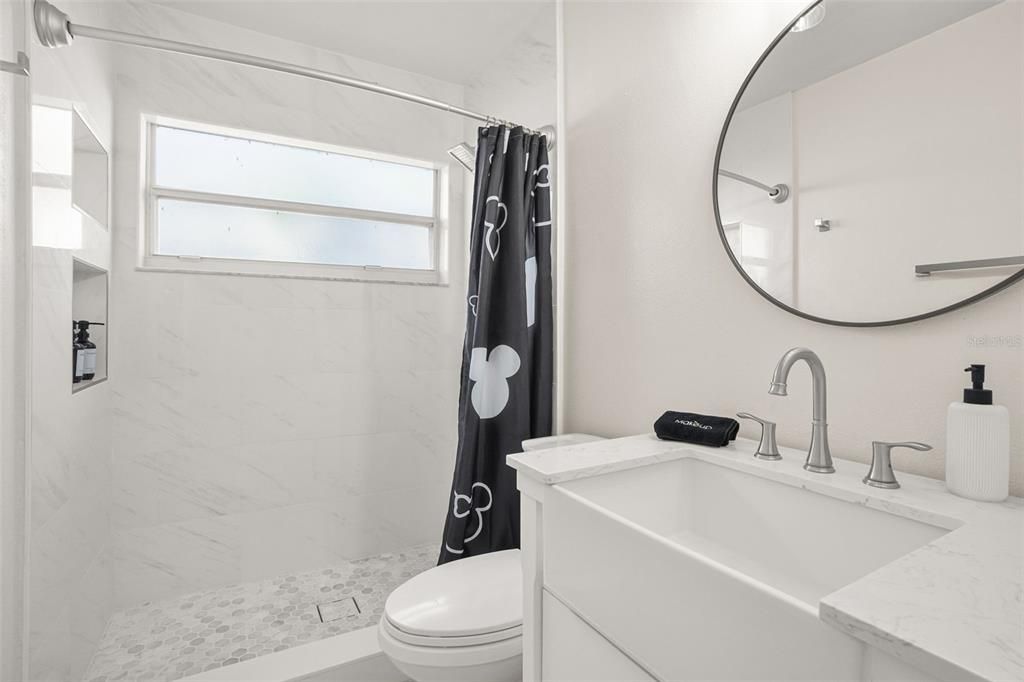 出租: $3,000 (4 贝兹, 2 浴室, 1640 平方英尺)