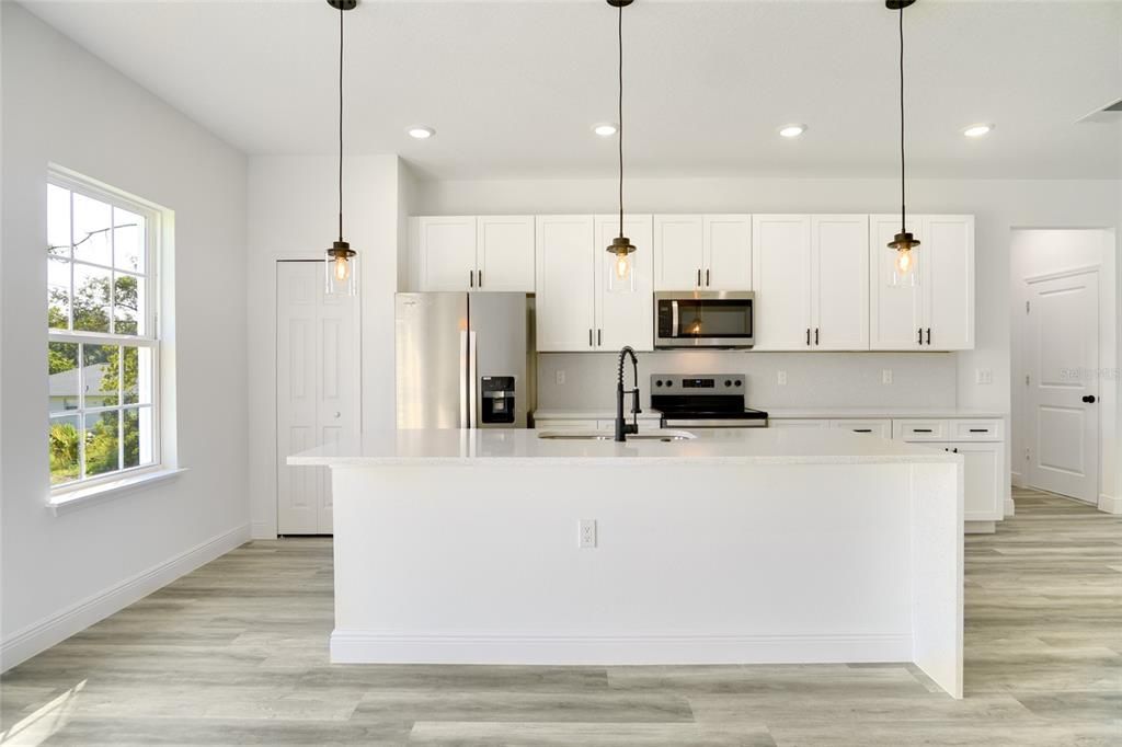 For Sale: $293,900 (4 beds, 2 baths, 1774 Square Feet)