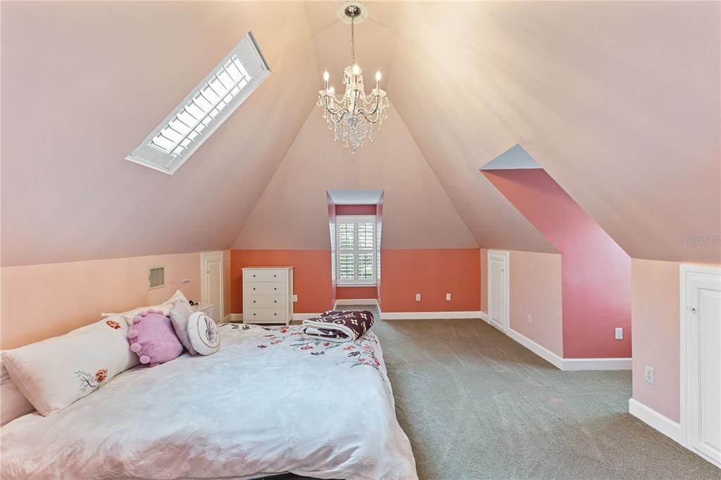 En Venta: $839,900 (4 camas, 2 baños, 3813 Pies cuadrados)