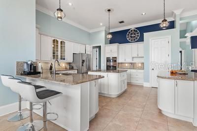 En Venta: $839,900 (4 camas, 2 baños, 3813 Pies cuadrados)