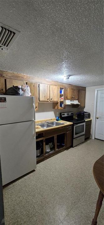 Active With Contract: $369,000 (6 beds, 0 baths, 1944 Square Feet)