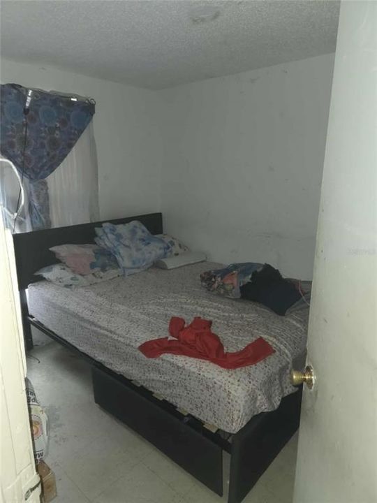 Active With Contract: $369,000 (6 beds, 0 baths, 1944 Square Feet)