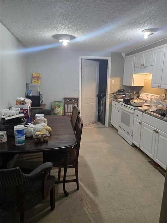 Active With Contract: $369,000 (6 beds, 0 baths, 1944 Square Feet)