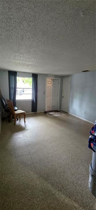 Active With Contract: $369,000 (6 beds, 0 baths, 1944 Square Feet)